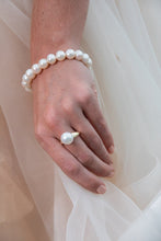 Load image into Gallery viewer, Evelyn White Freshwater Pearl Bracelet - Mandi at Home